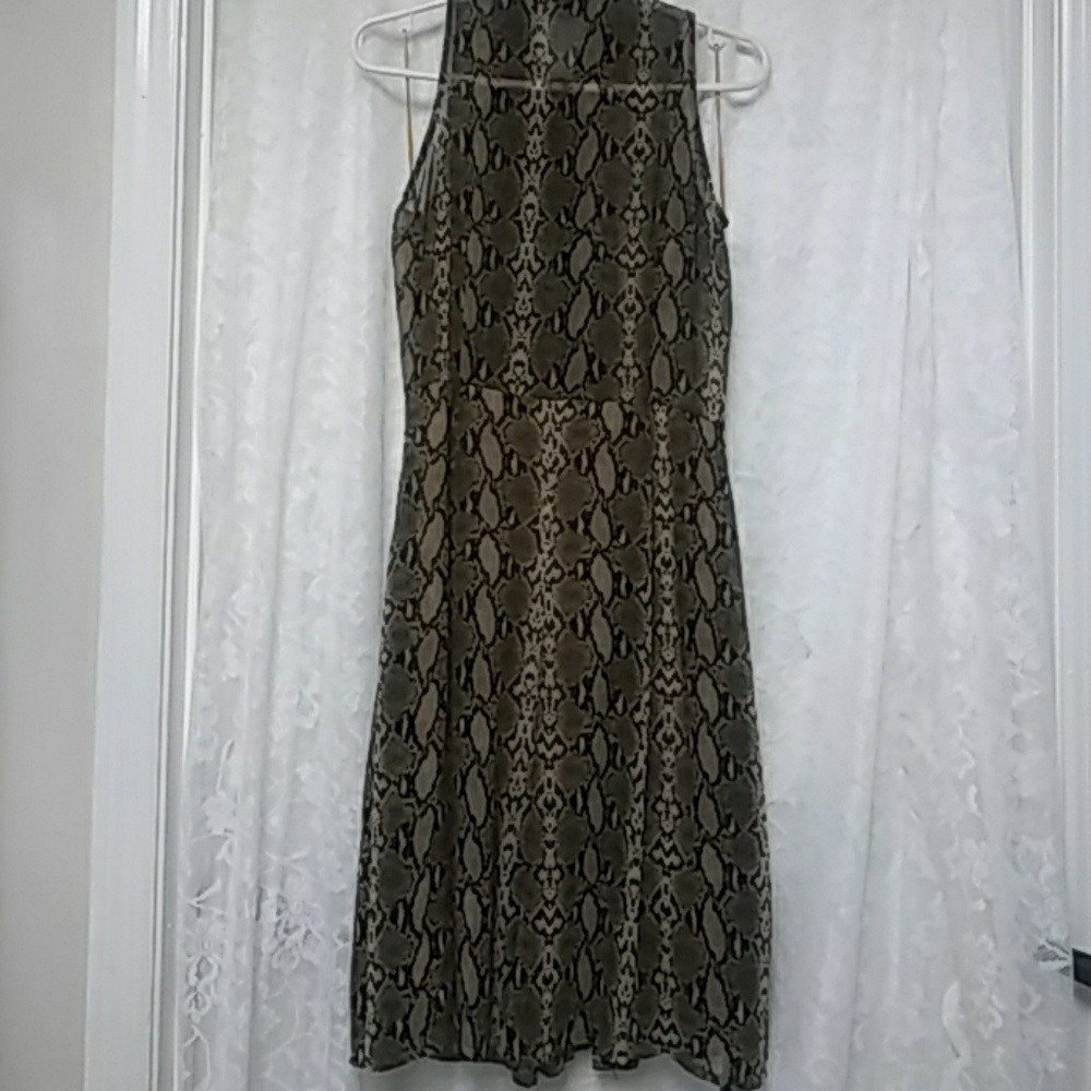 Feminine Animal Print Fit & Flare Dress Lightweight Flowy Resort Date Night - Picture 6 of 8